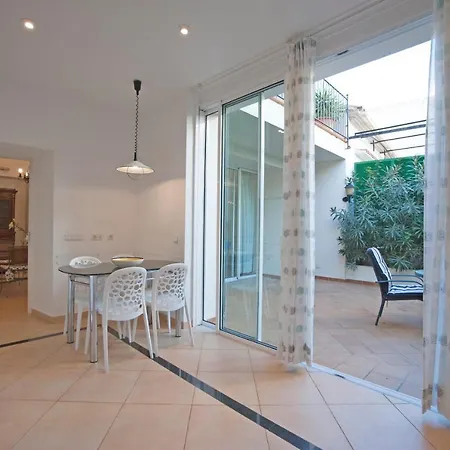 Alou, With Mediterranean Charme Tatil Evi